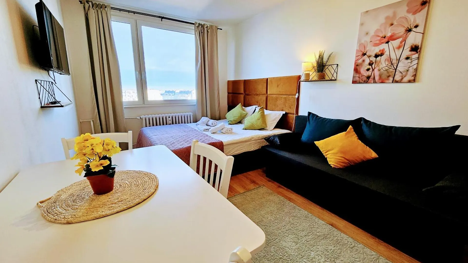 Live-Inn Prague Hotel-Style 5 Apartments, 20 Mins To Centre, Gym, Reception, Free Parking, Lift, Roof Terrace & Game Room Czech Republic