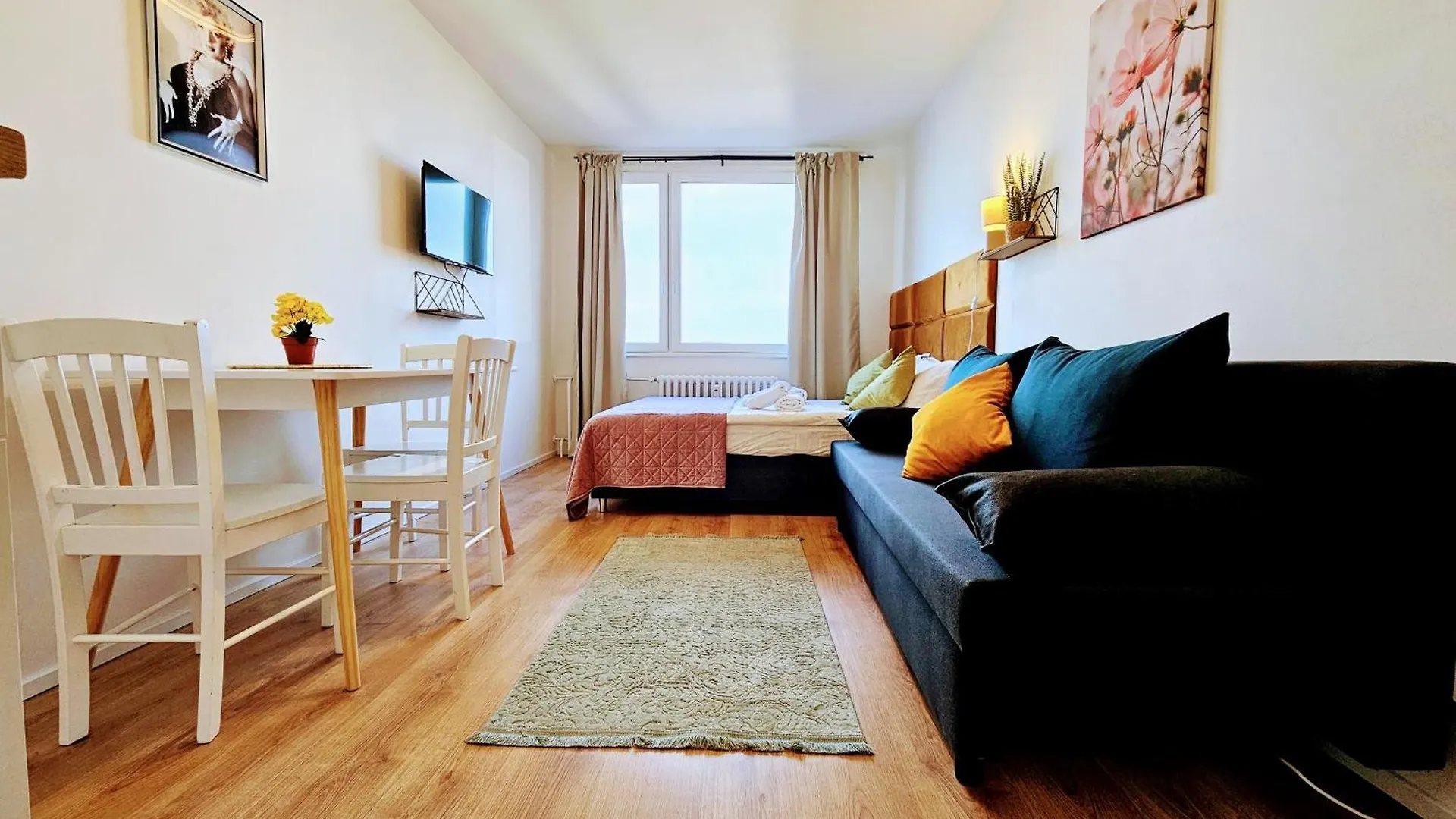 Apartment Live-Inn Prague Hotel-Style 5 Apartments, 20 Mins To Centre, Gym, Reception, Free Parking, Lift, Roof Terrace & Game Room