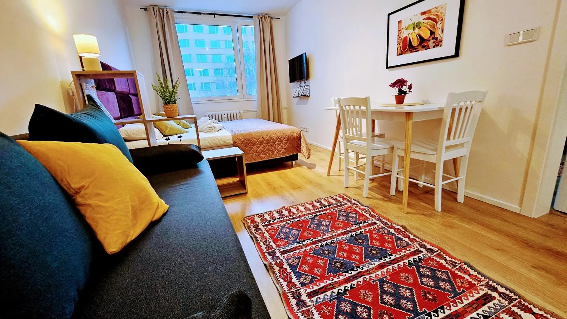 Apartment Live-Inn Prague Hotel-Style 5 Apartments, 20 Mins To Centre, Gym, Reception, Free Parking, Lift, Roof Terrace & Game Room