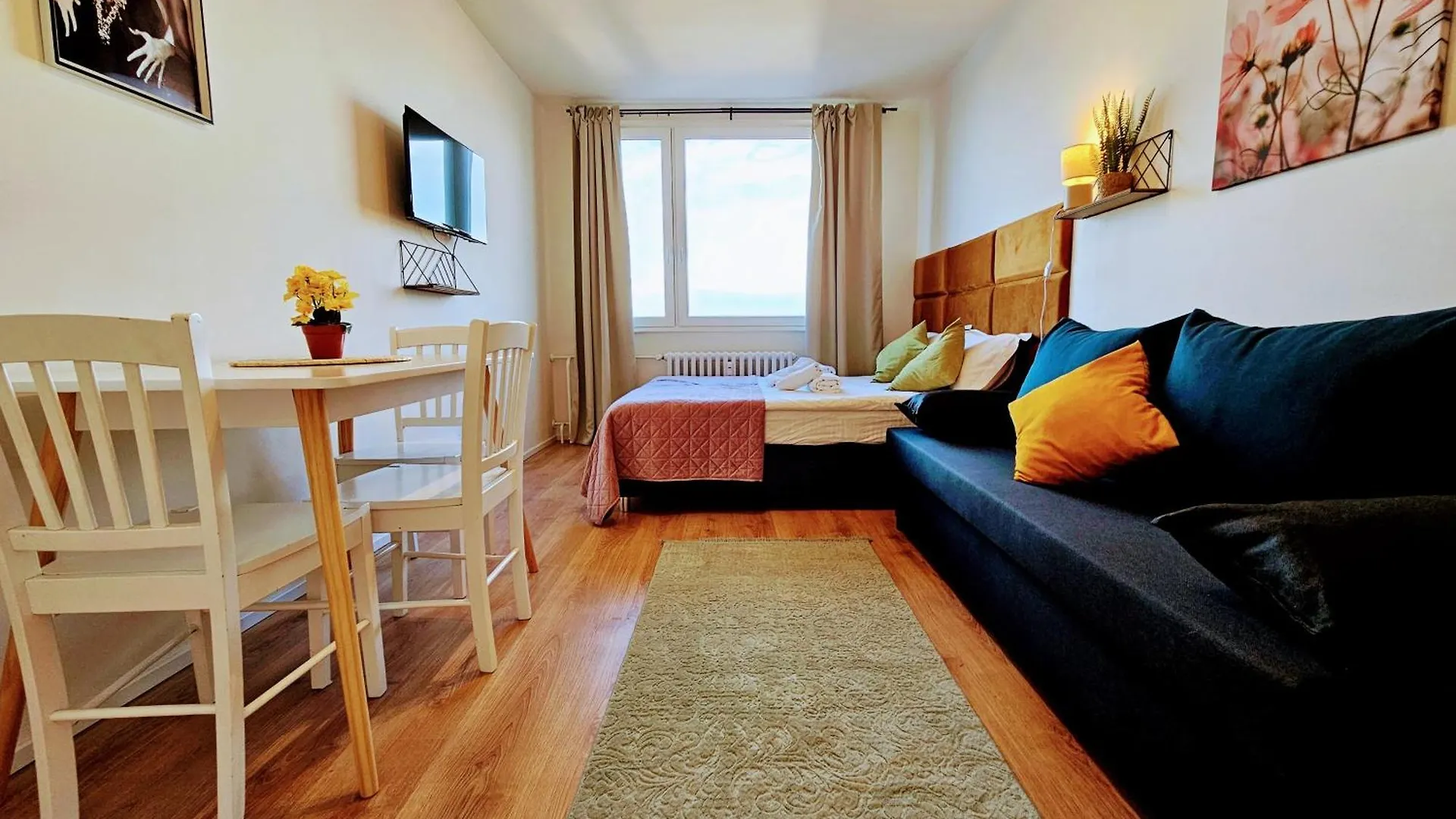 Live-Inn Prague Hotel-Style 5 Apartments, 20 Mins To Centre, Gym, Reception, Free Parking, Lift, Roof Terrace & Game Room Apartment