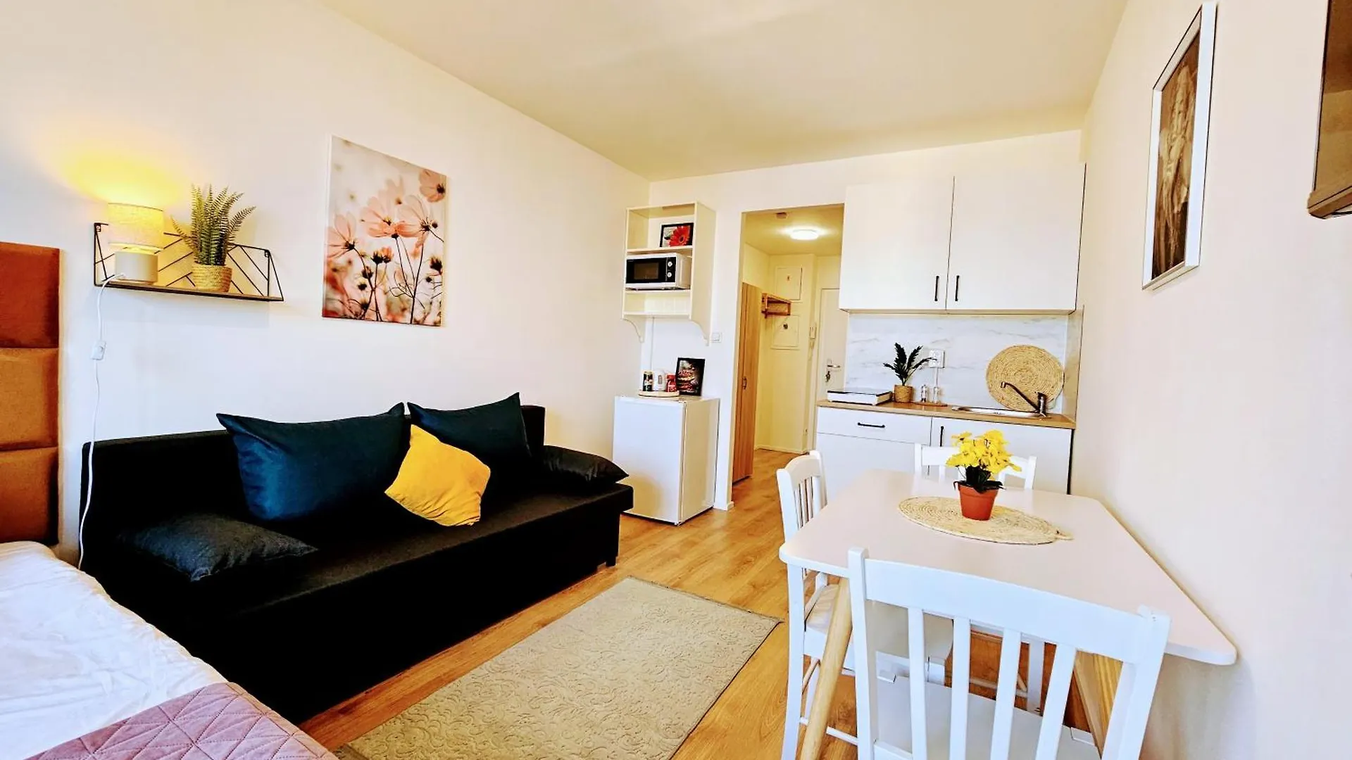 Live-Inn Prague Hotel-Style 5 Apartments, 20 Mins To Centre, Gym, Reception, Free Parking, Lift, Roof Terrace & Game Room Czech Republic