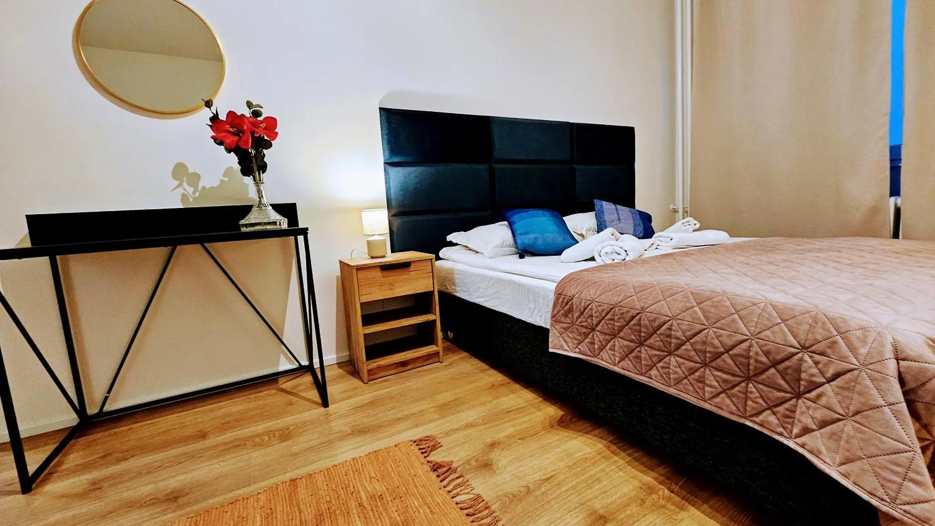 Live-Inn Prague Hotel-Style 5 Apartments, 20 Mins To Centre, Gym, Reception, Free Parking, Lift, Roof Terrace & Game Room 0*,