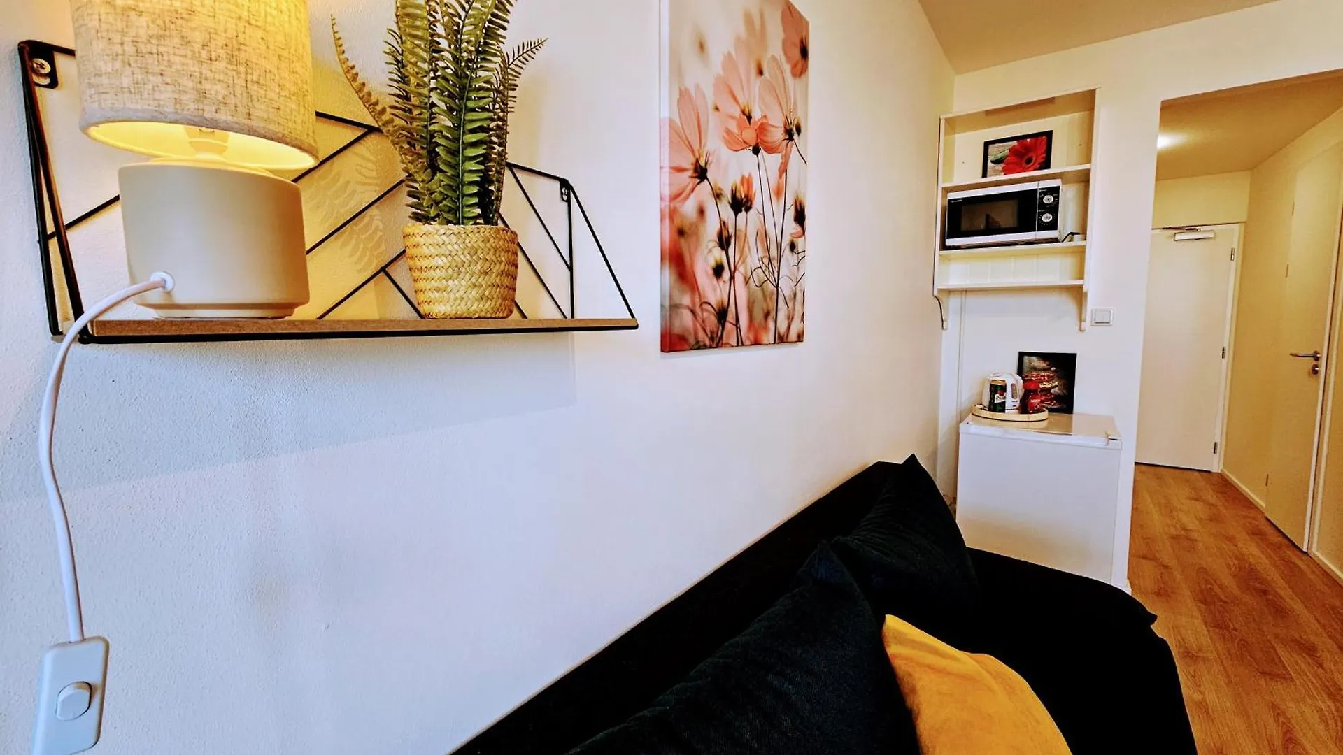 Live-Inn Prague Hotel-Style 5 Apartments, 20 Mins To Centre, Gym, Reception, Free Parking, Lift, Roof Terrace & Game Room Apartment