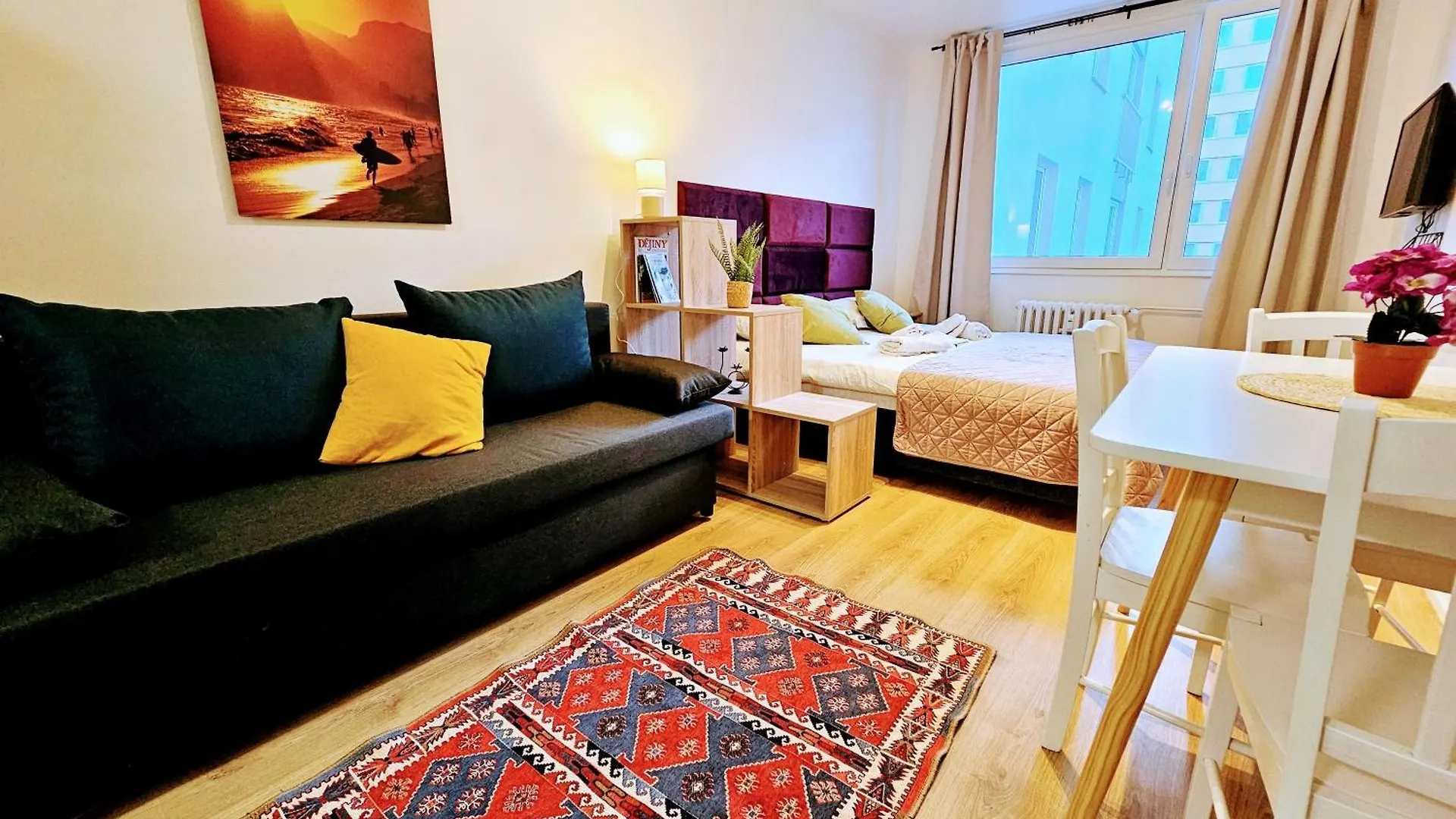 Live-Inn Prague Hotel-Style 5 Apartments, 20 Mins To Centre, Gym, Reception, Free Parking, Lift, Roof Terrace & Game Room