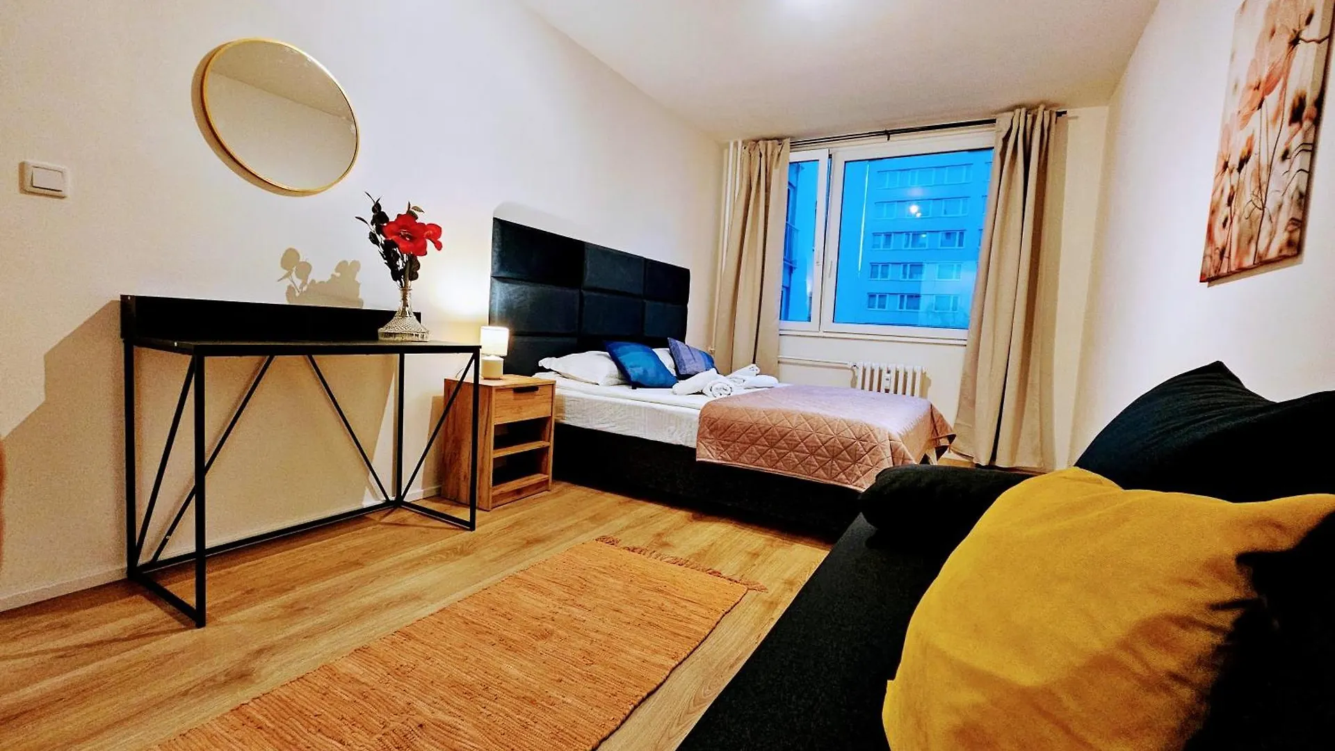 Apartment Live-Inn Prague Hotel-Style 5 Apartments, 20 Mins To Centre, Gym, Reception, Free Parking, Lift, Roof Terrace & Game Room Czech Republic