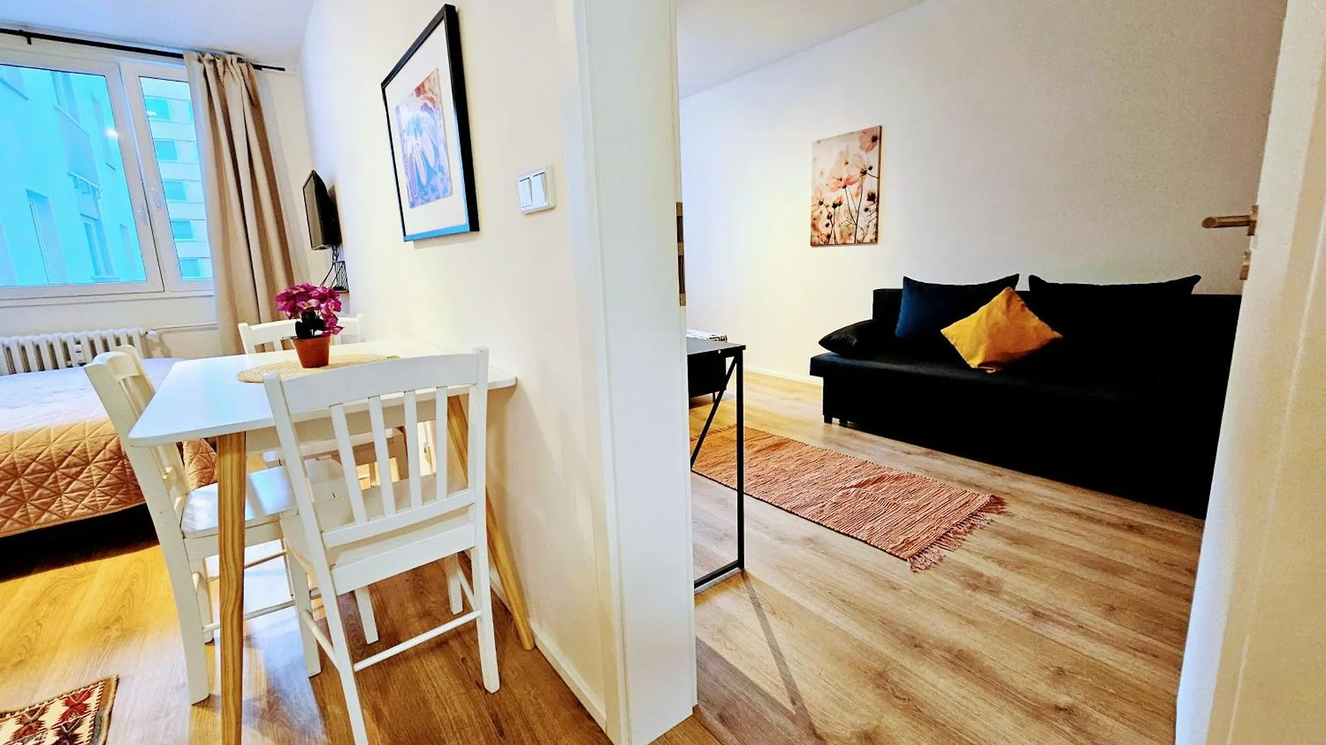 Apartment Live-Inn Prague Hotel-Style 5 Apartments, 20 Mins To Centre, Gym, Reception, Free Parking, Lift, Roof Terrace & Game Room Czech Republic