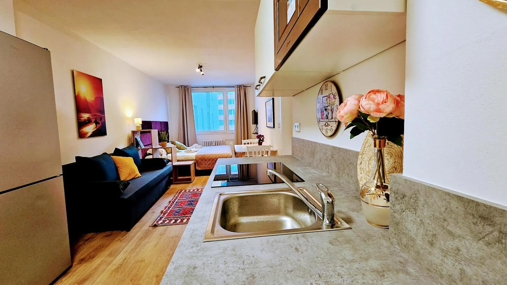Apartment Live-Inn Prague Hotel-Style 5 Apartments, 20 Mins To Centre, Gym, Reception, Free Parking, Lift, Roof Terrace & Game Room