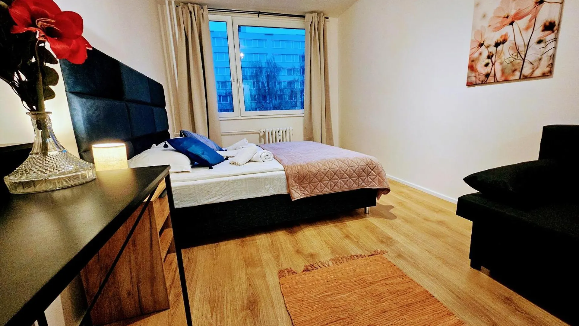 Live-Inn Prague Hotel-Style 5 Apartments, 20 Mins To Centre, Gym, Reception, Free Parking, Lift, Roof Terrace & Game Room Apartment
