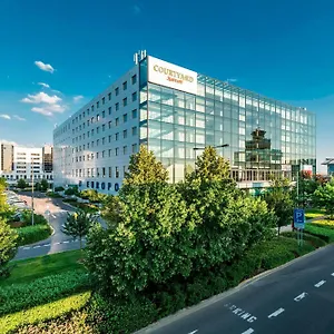 Courtyard By Marriott Airport Prag