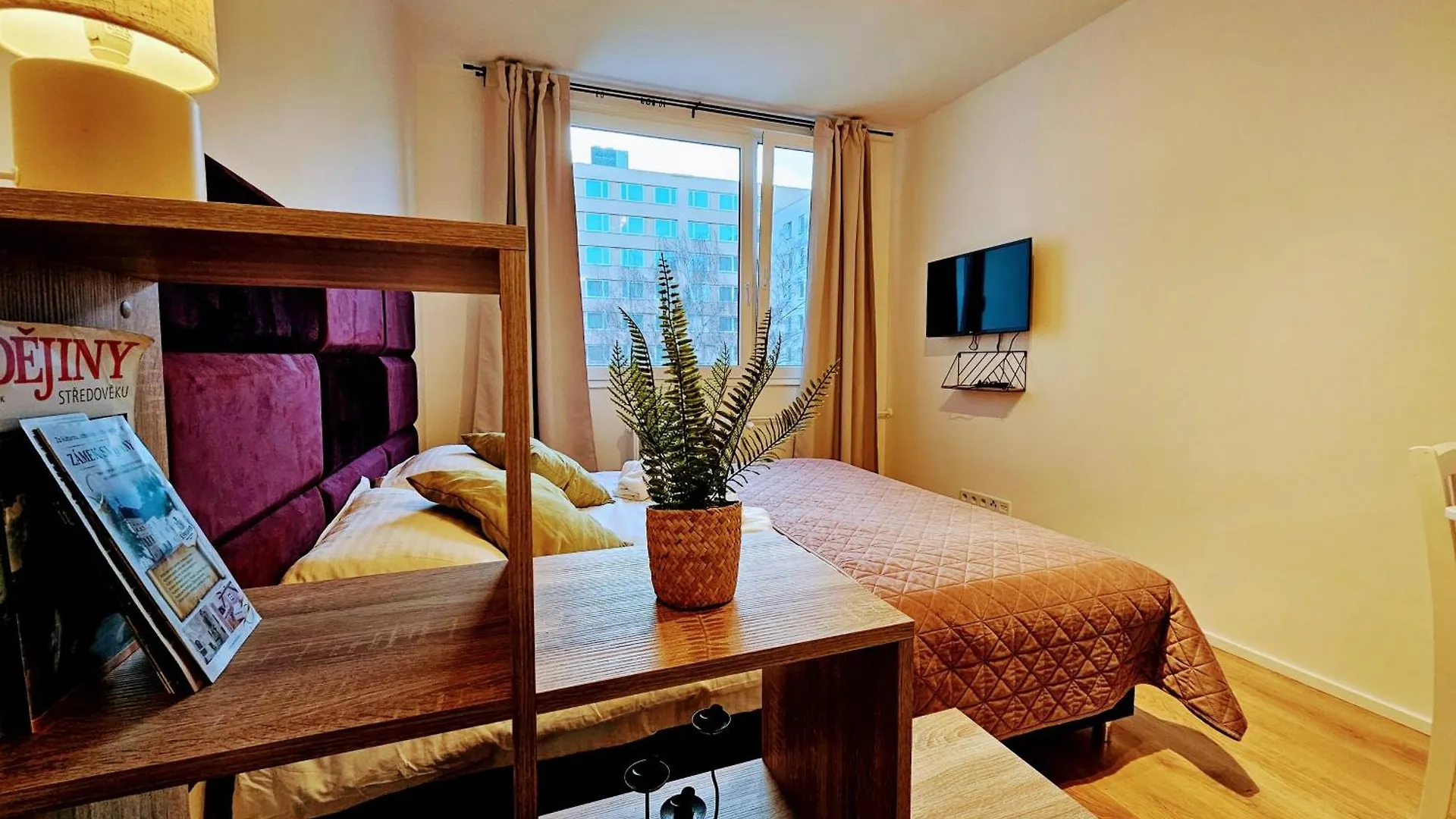 Live-Inn Prague Hotel-Style 5 Apartments, 20 Mins To Centre, Gym, Reception, Free Parking, Lift, Roof Terrace & Game Room
